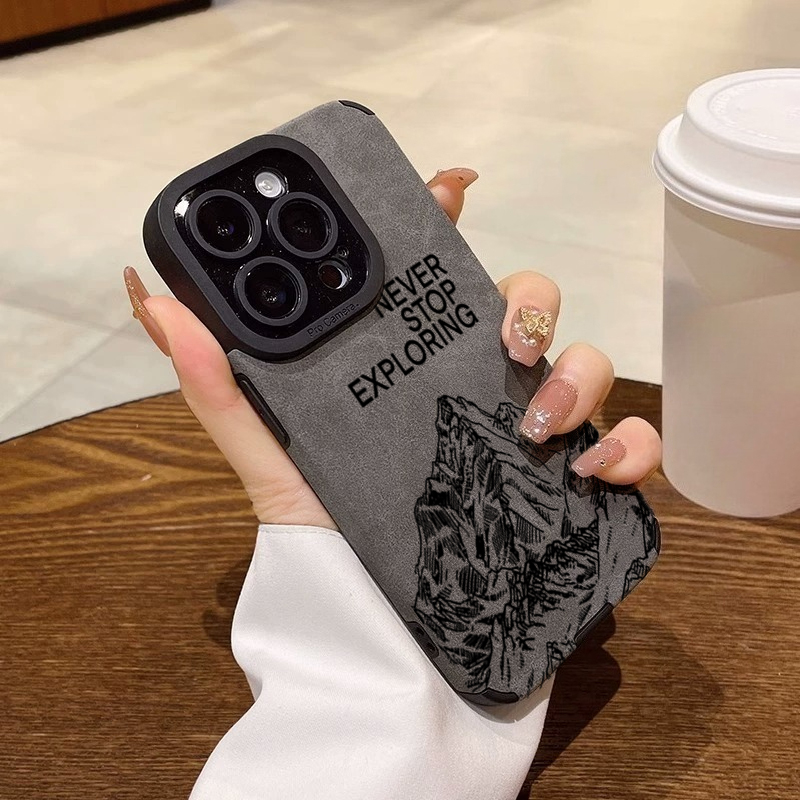 Phone Cases Like Loopy - ファッショナブルな「Never Stop Exploring」iPhoneケース（iPhone 16、17 Pro Max、15、14、13、12、11