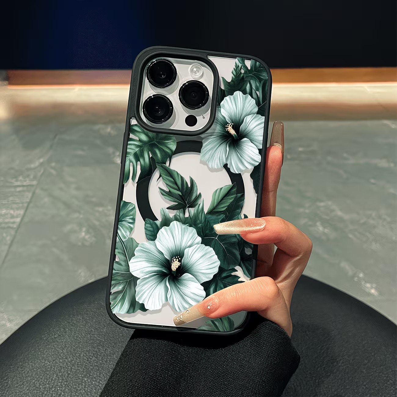 Phone Cases Like Loopy - グリーンフローラルプリントのiPhoneケース iPhone 17 16 15 14