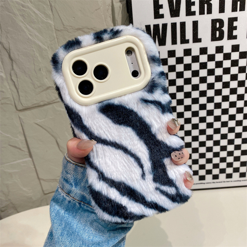 豪華なゼブラ柄ふわふわプラッシュスマホケース iPhone  - Phone Cases Iphone 14 のレビューと価格