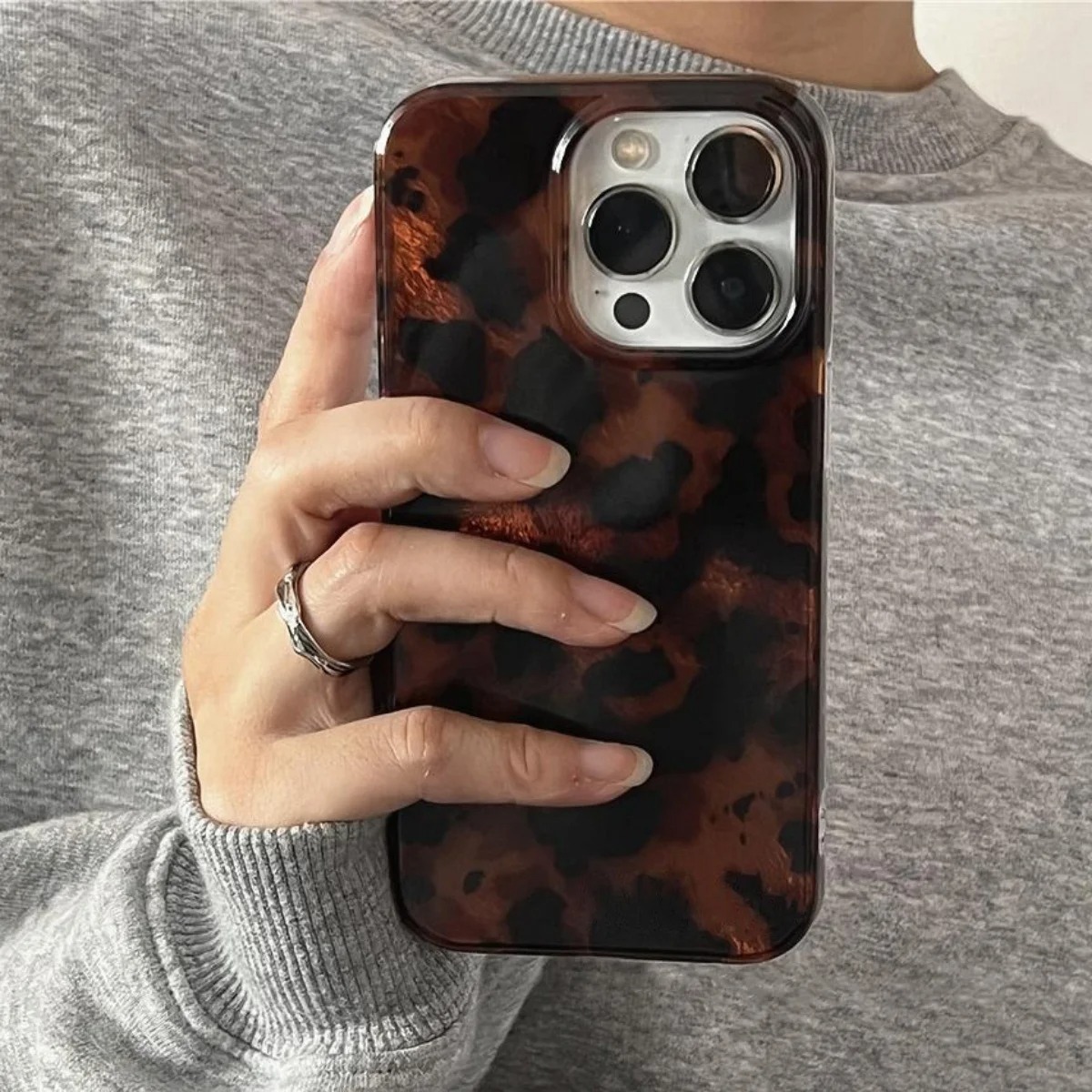 レトロなアンバーテクスチャのレーザー加工スマホケース iPh - Phone Cases Like Loopy のレビューと価格