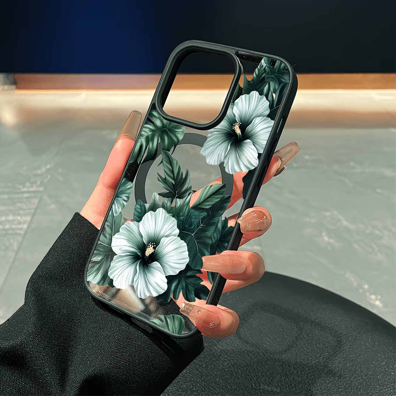 グリーンフローラルプリントのiPhoneケース iPhone - Phone Cases Like Loopy のレビューと価格